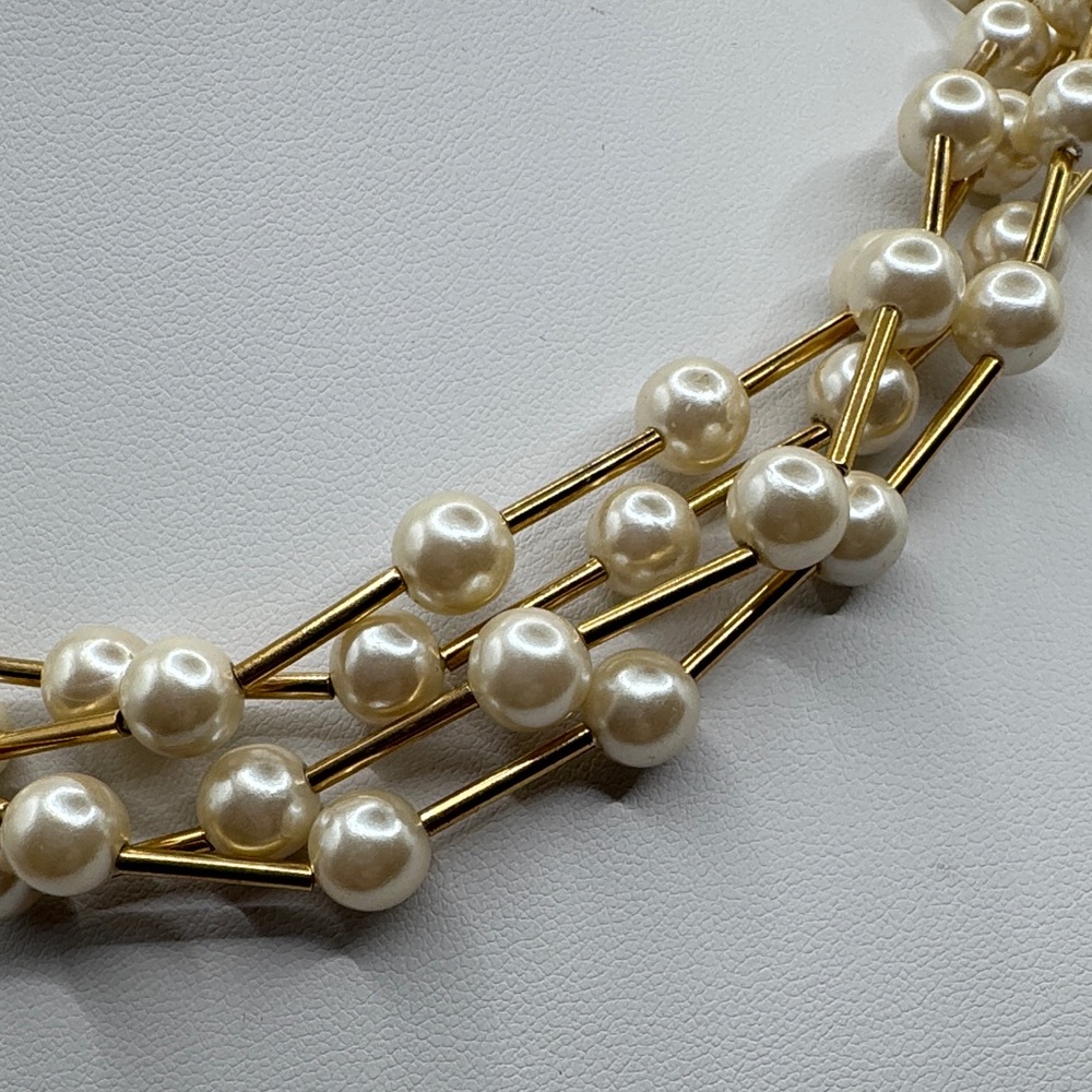 Avon 3 Strand faux pearl gold-tone necklace 18” - Picture 4 of 4